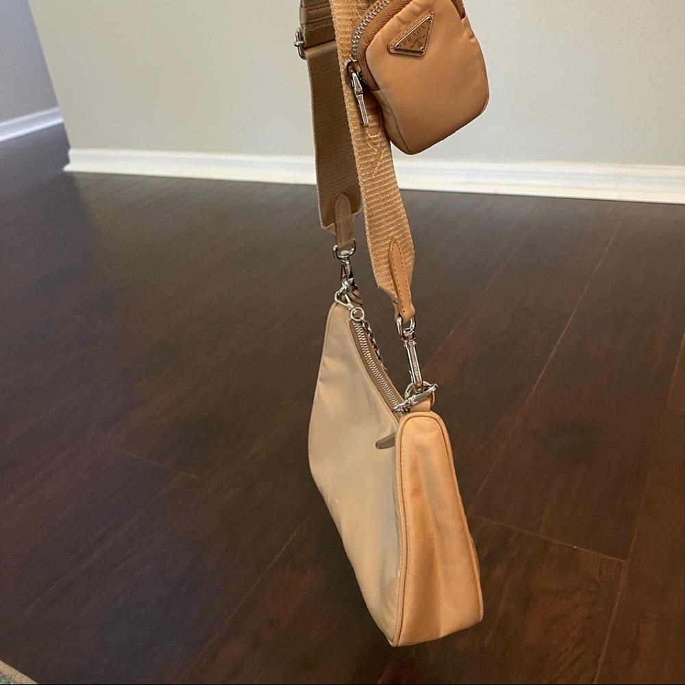 Prada Re-edition Nylon bag in cammeo beige. - Picture 2 of 9